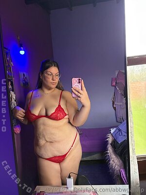 Abbwgail Nude Leaked Photo #9