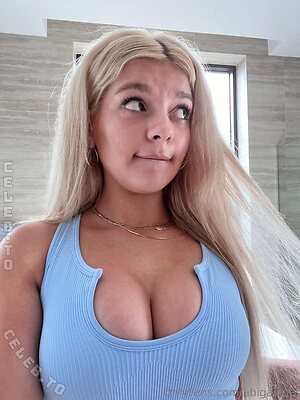 Abigail Lutz Nude Leaked Photo #137