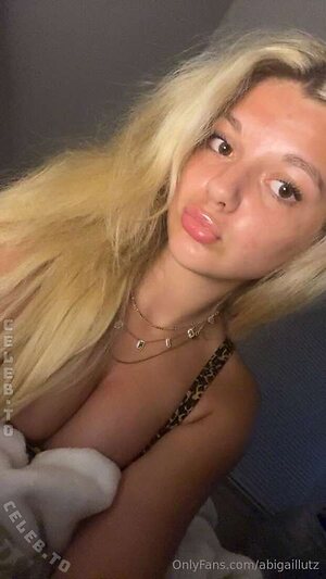 Abigail Lutz Nude Leaked Photo #143