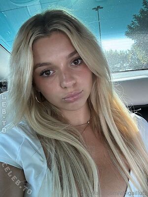 Abigail Lutz Nude Leaked Photo #213