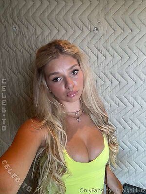 Abigail Lutz Nude Leaked Photo #224