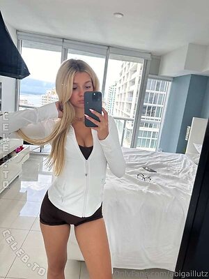 Abigail Lutz Nude Leaked Photo #245