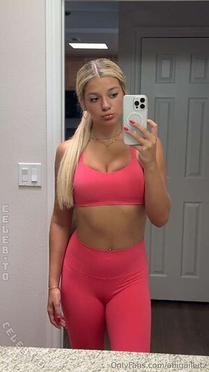 Abigail Lutz Nude Leaked Photo #261