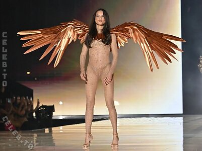 Adriana Lima Nude Leaked Photo #69