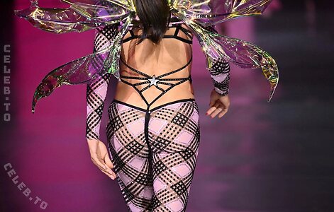 Adriana Lima Nude Leaked Photo #89