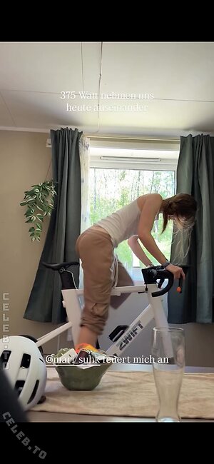 Affe auf Bike Nude Leaked Photo #111