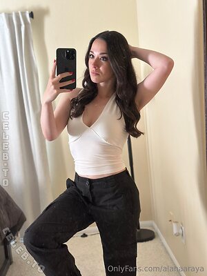 Alana Araya photo