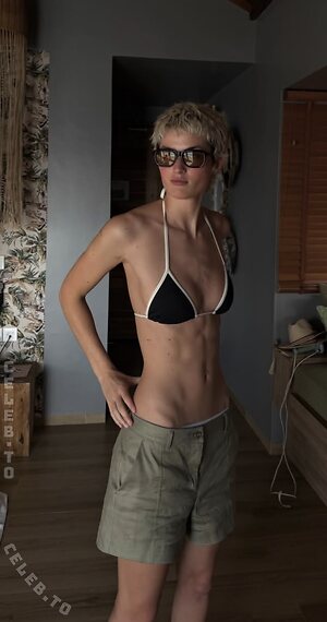 aleandrafrerk / ale4ndra Nude Leaked Photo #34