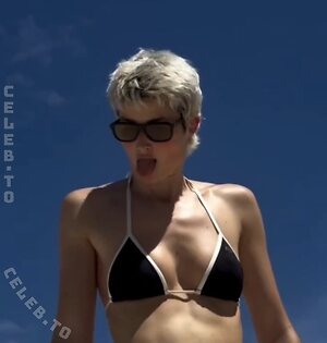 aleandrafrerk / ale4ndra Nude Leaked Photo #37