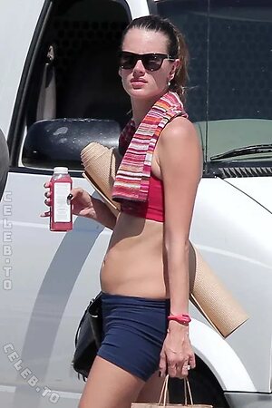 Alessandra Ambrosio Nude Leaked Photo #960