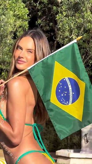 Alessandra Ambrosio Nude Leaked Photo #1199