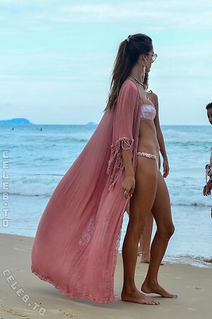 Alessandra Ambrosio Nude Leaked Photo #1355