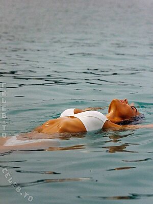 Alessandra Ambrosio Nude Leaked Photo #1581