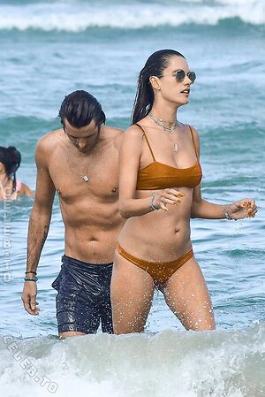 Alessandra Ambrosio Nude Leaked Photo #1900