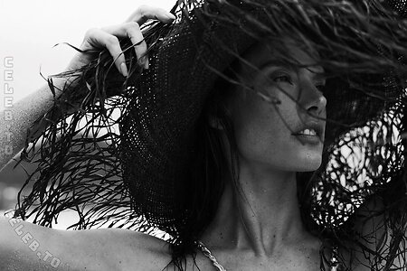 Alessandra Ambrosio photo