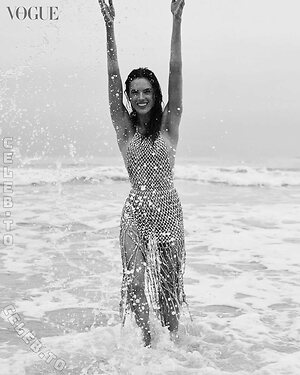 Alessandra Ambrosio photo