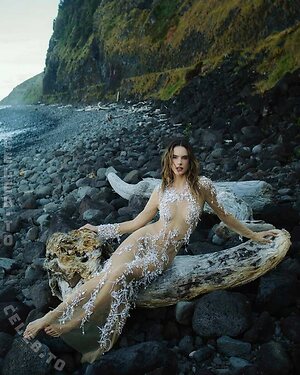 Alessandra Ambrosio photo