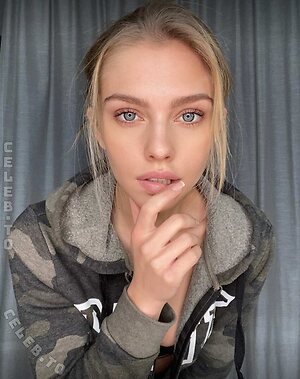 Alexa Breit Nude Leaked Photo #581