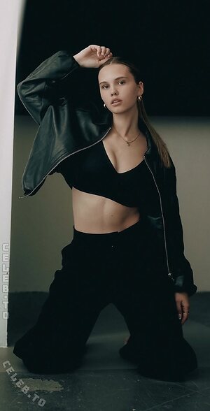 Alexa Wendel Nude Leaked Photo #20