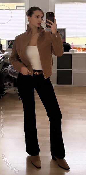Alexa Wendel Nude Leaked Photo #31