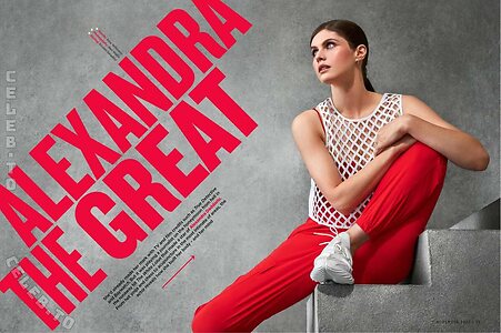 Alexandra Daddario photo