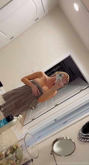 Alexis Clark Nude Leaked Photo #12