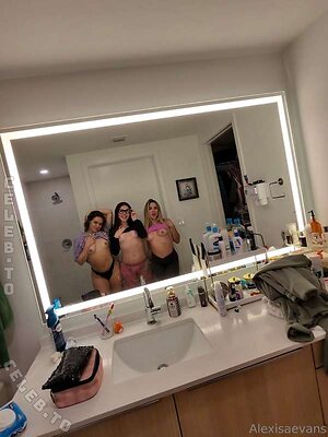 Alexisaevans Nude Leaked Photo #360