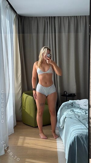 Alice pineapplebrat Nude Leaked Photo #101