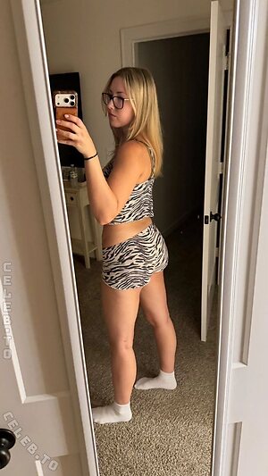 Alice pineapplebrat Nude Leaked Photo #127