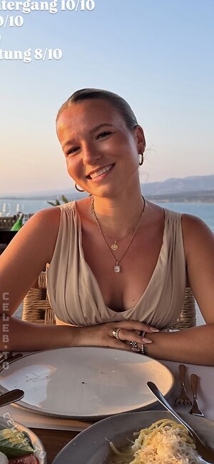 Alina Wachinger Nude Leaked Photo #139