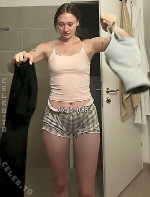 Aline Xue Nude Leaked Photo #21