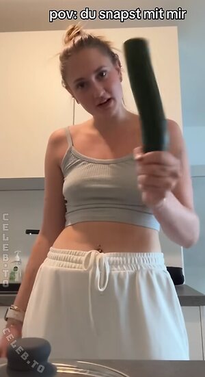 Aline Xue Nude Leaked Photo #23