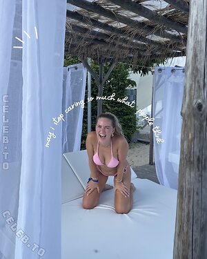 Alizee Talk Nude Leaked Photo #18