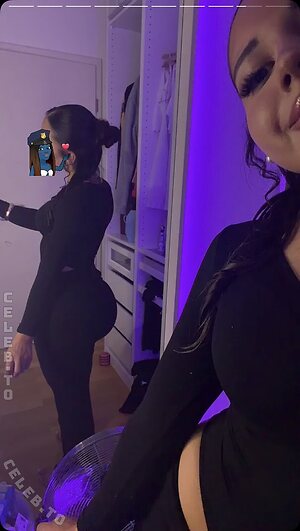 Almahalt Nude Photos