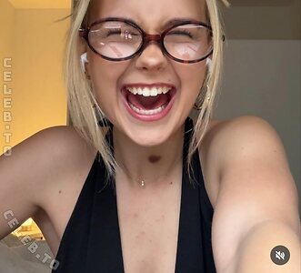 Amelie Kosin Nude Leaked Photo #11