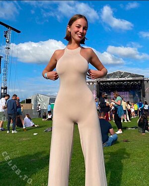 Amelie Manzoli Nude Leaked Photo #14