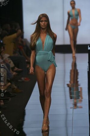 Ana Beatriz Barros photo