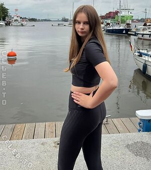 Angelina_Dehlow