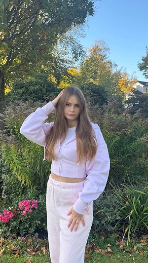 Angelina_Dehlow