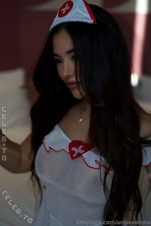 Angie Varona photo