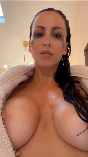anitafitmom Nude Leaked Photo #18