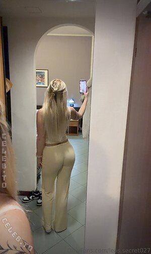 Anna Obermoser More Nude Photos