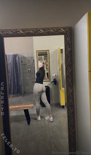 Anna Obermoser Nude Photos