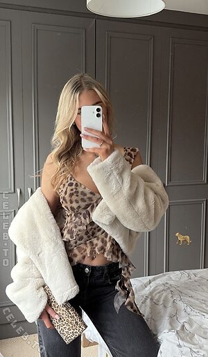 Annabelle Disley Nude Leaked Photo #32
