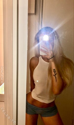 annagretaaaa Nude Leaked Photo #21