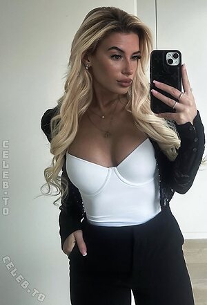 Annamhfm Nude Leaked Photo #3