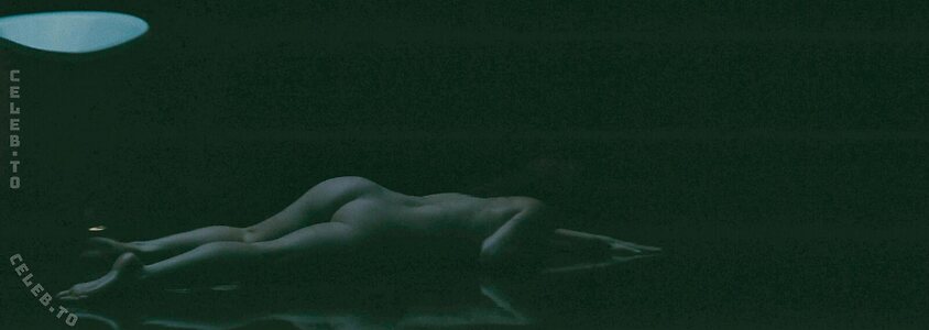 Anne Hathaway Nude Leaked Photo #39