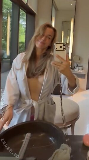 Annemarie Carpendale Nude Leaked Photo #122