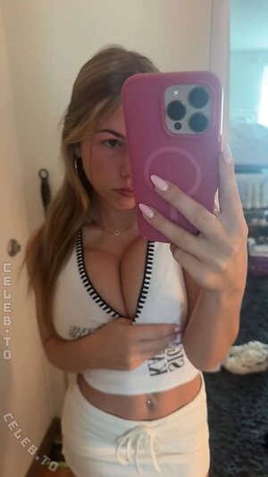 Ariana White Nude Leaked Photo #23
