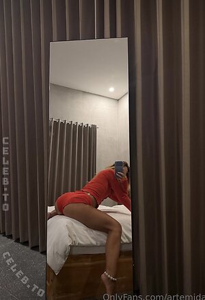 Artemida Rey photo